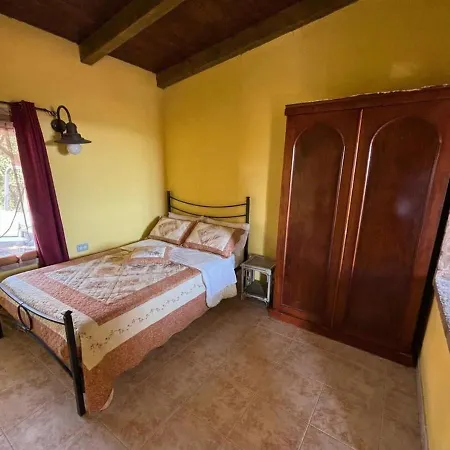 Apartman Is Cherchis - Pool Yellow